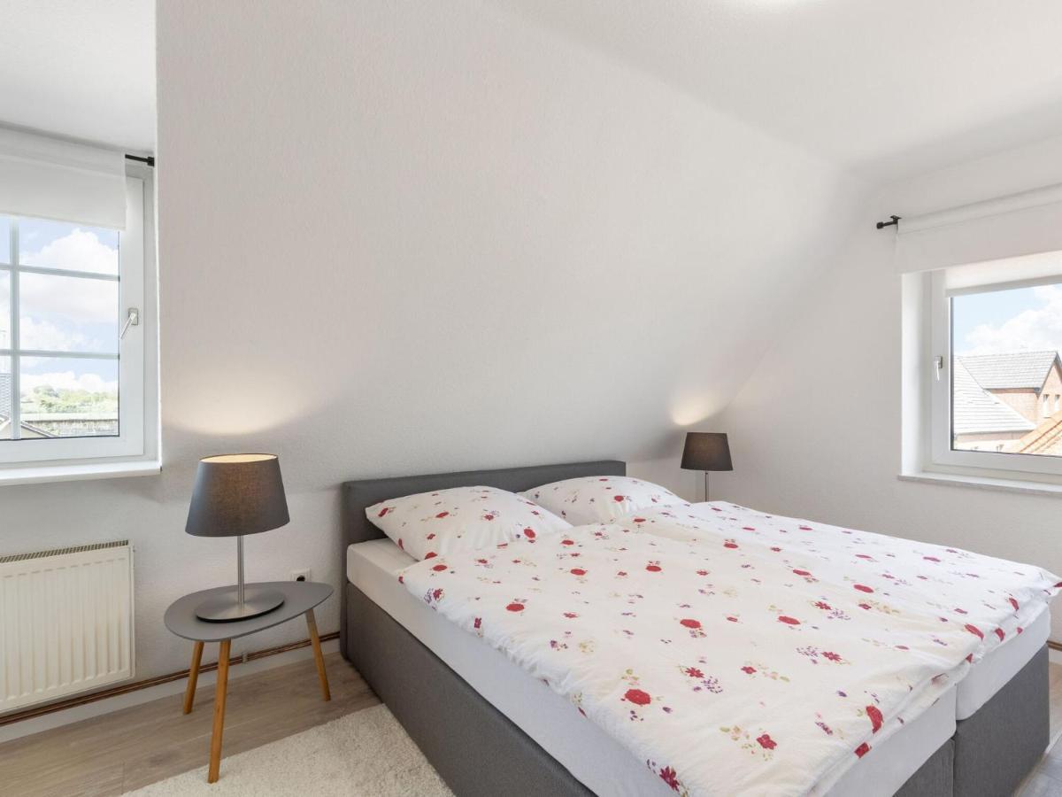 Scenic Apartment In Oldenburg Near Sea And Forest Max 3 Adults Dannau Exterior foto